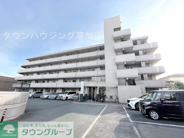 ピエール草加の物件外観写真